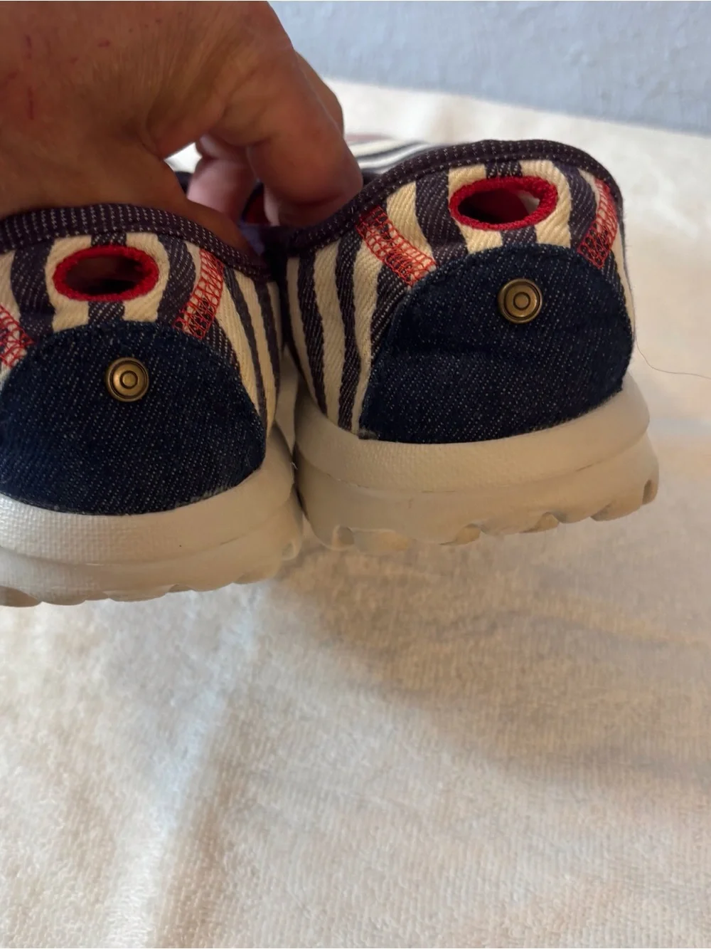 Skechers Go Walk Americana Slip On Walking Shoes SZ 10 Lightweight Striped